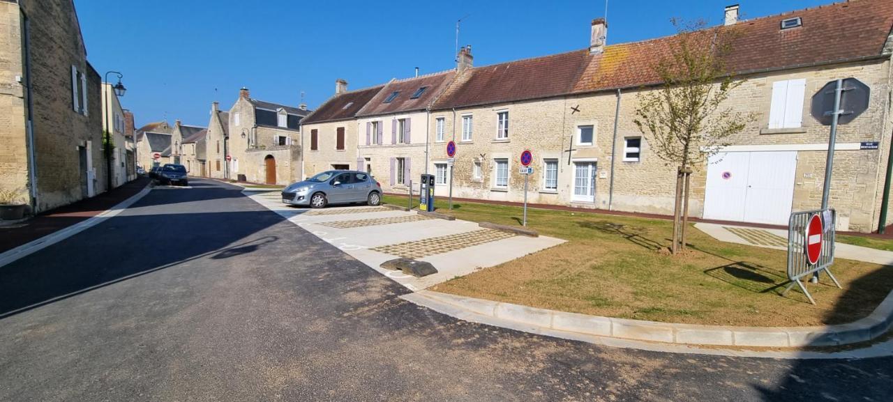 Maison De Vacances Bord De Mer Normandie Plage Du Debarquement Proche Caen Bernieres-sur-Mer Bagian luar foto