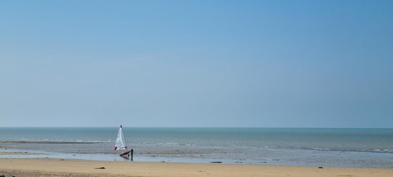 Maison De Vacances Bord De Mer Normandie Plage Du Debarquement Proche Caen Bernieres-sur-Mer Bagian luar foto